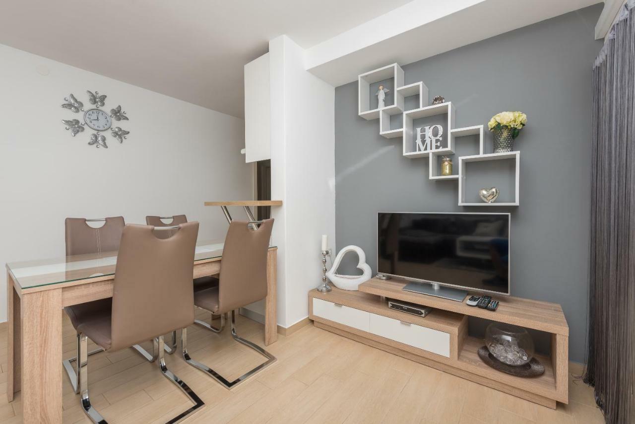 Apartmani Mona Makarská Exteriér fotografie