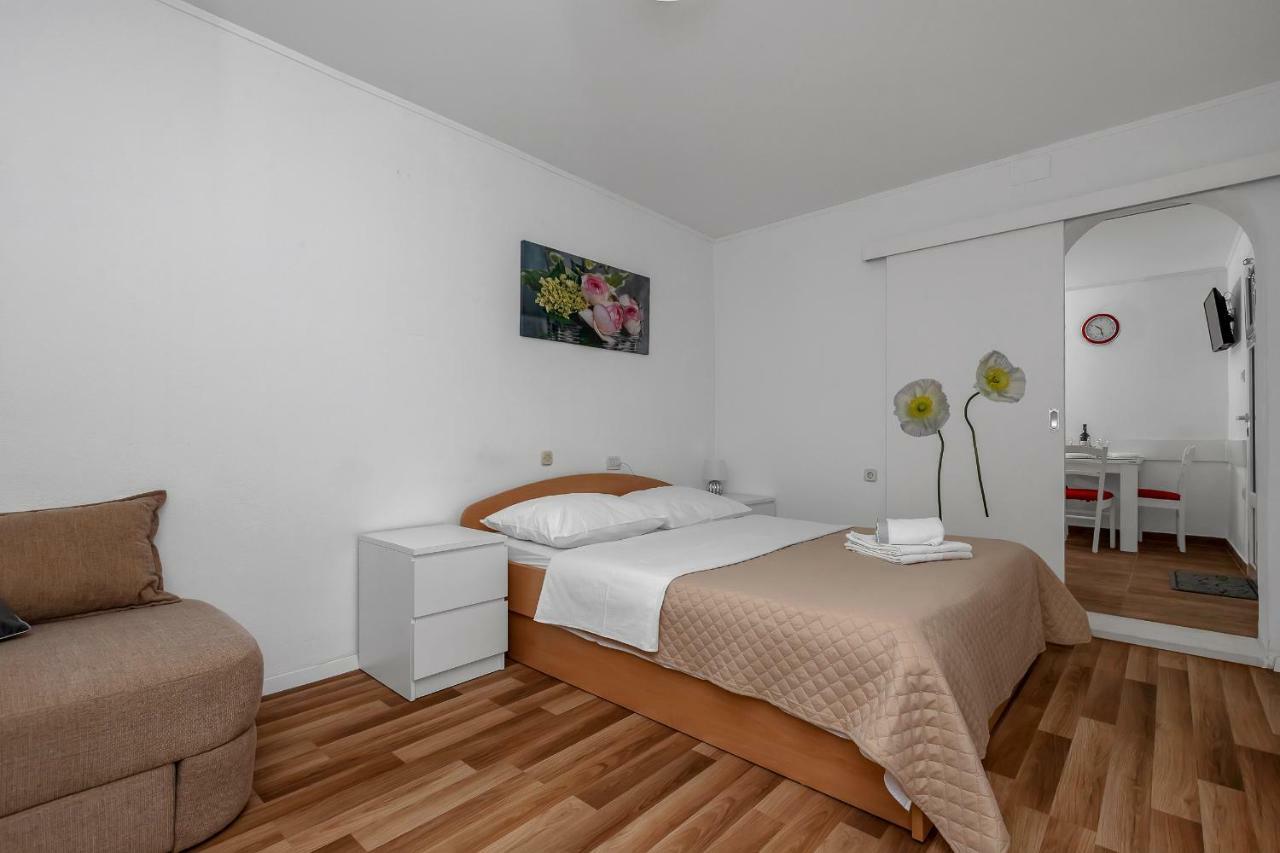 Apartmani Mona Makarská Exteriér fotografie
