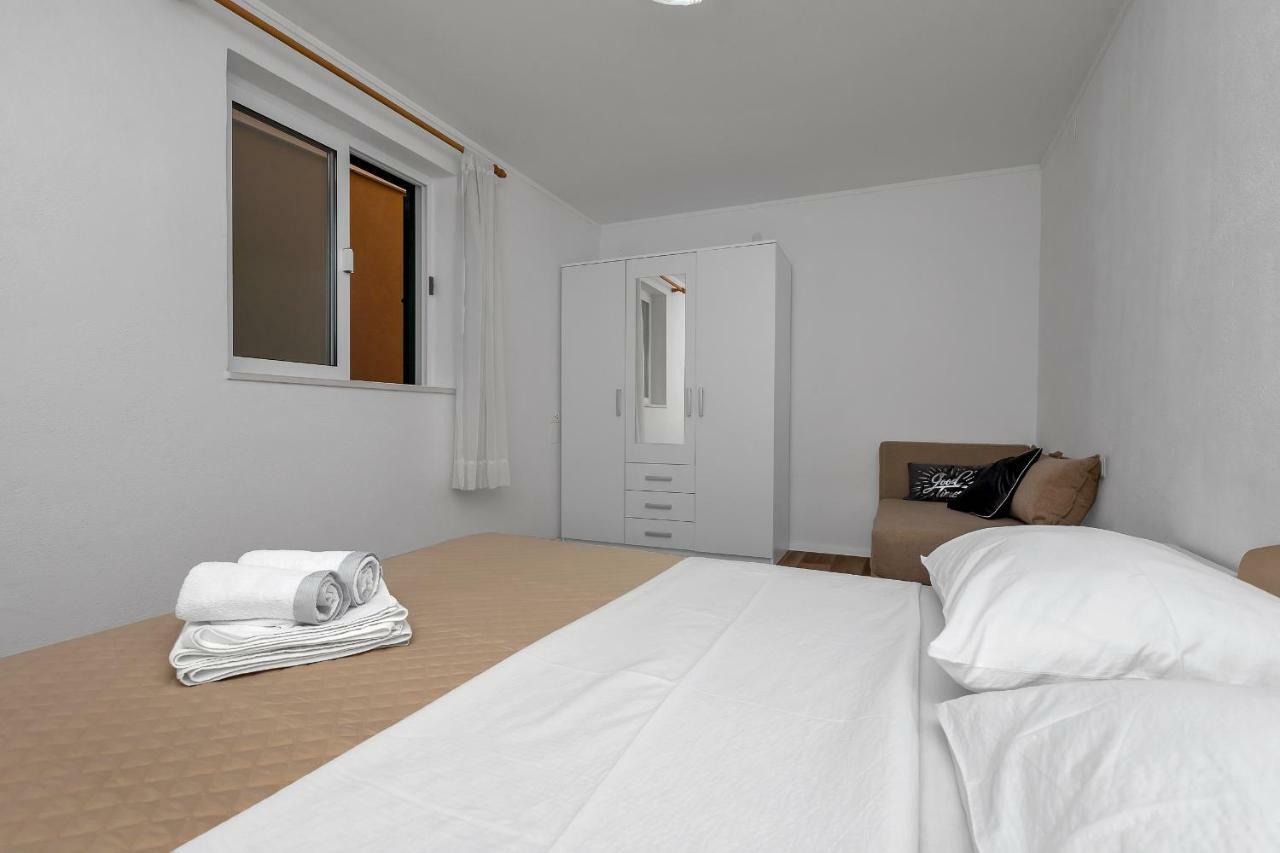 Apartmani Mona Makarská Exteriér fotografie