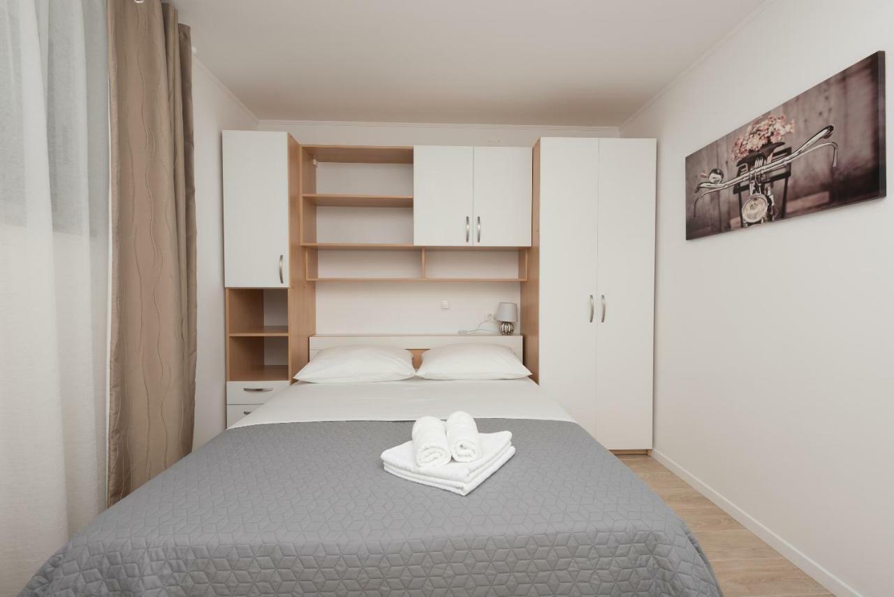 Apartmani Mona Makarská Exteriér fotografie