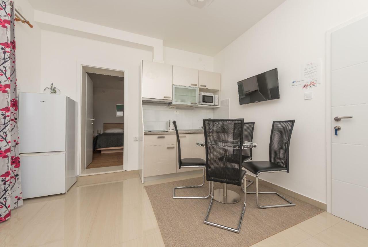 Apartmani Mona Makarská Exteriér fotografie