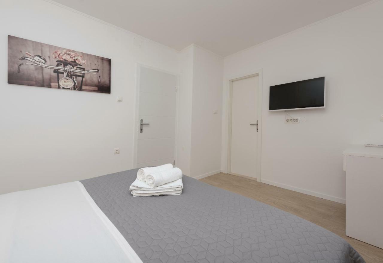 Apartmani Mona Makarská Exteriér fotografie
