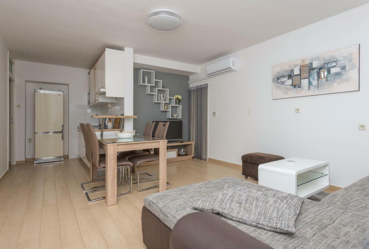 Apartmani Mona Makarská Exteriér fotografie