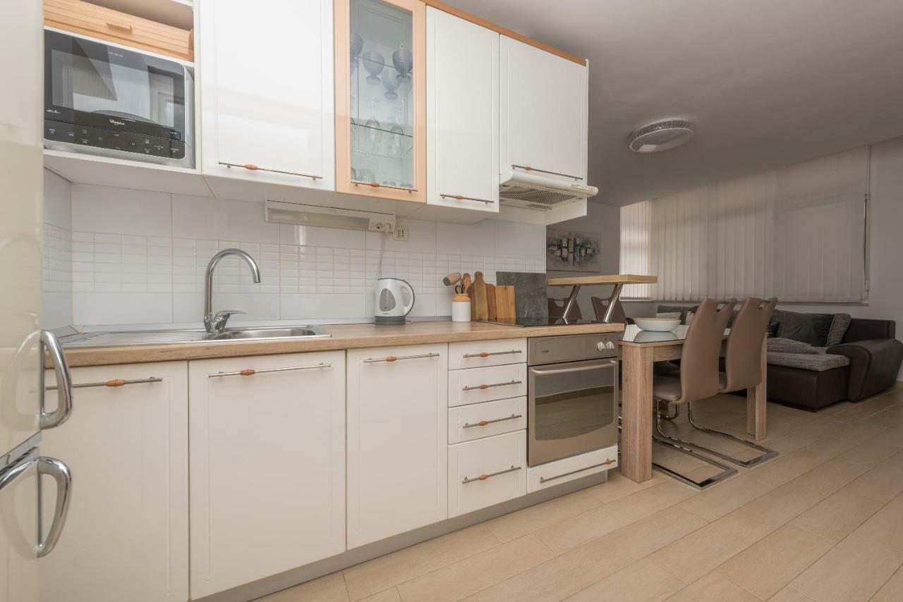 Apartmani Mona Makarská Exteriér fotografie