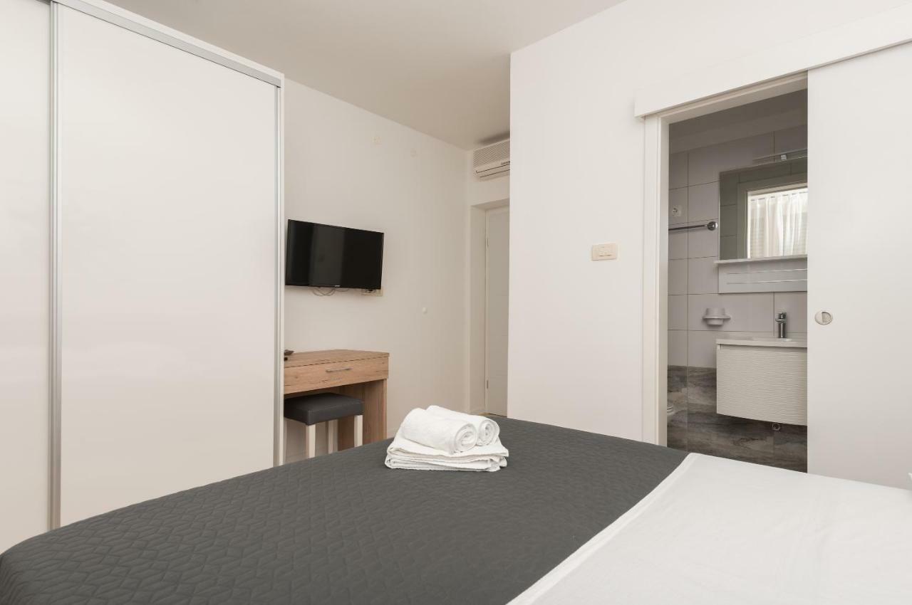 Apartmani Mona Makarská Exteriér fotografie