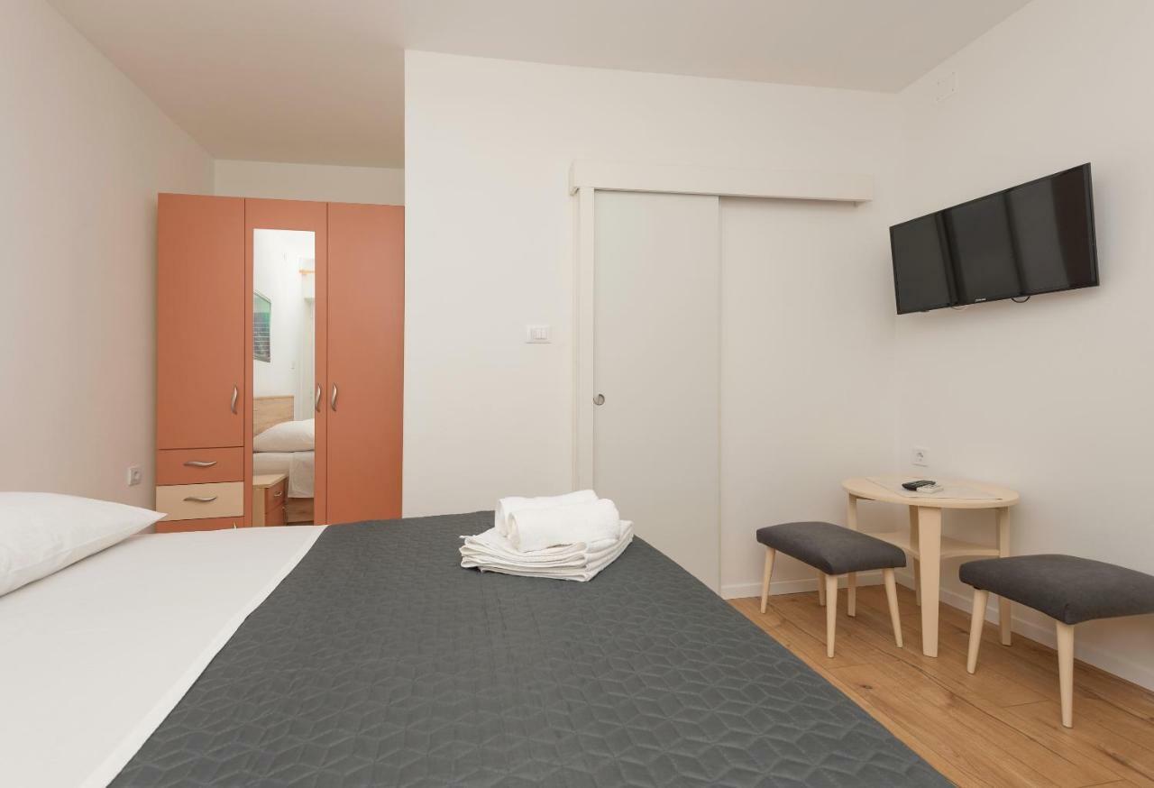 Apartmani Mona Makarská Exteriér fotografie