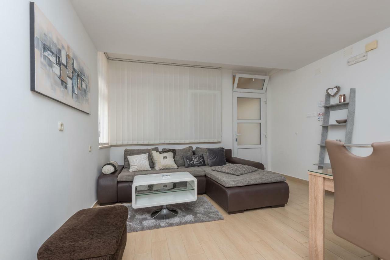 Apartmani Mona Makarská Exteriér fotografie