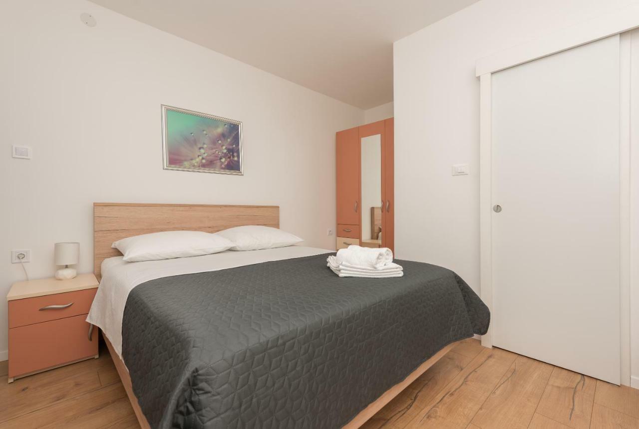 Apartmani Mona Makarská Exteriér fotografie